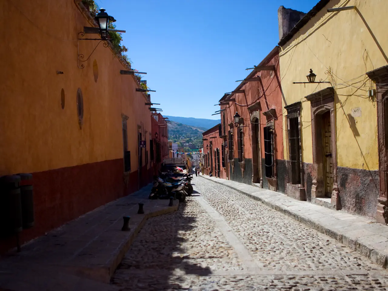 Mühlenstraße in Greifswald no longer provides preference for cyclists over motorized vehicles.