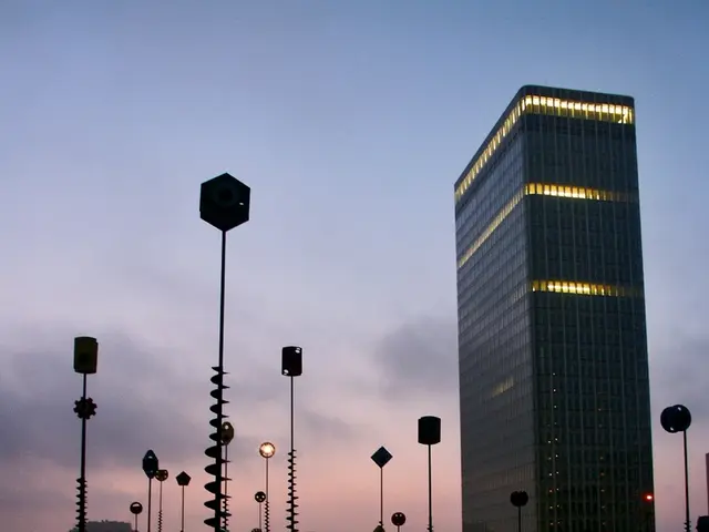 Right-Wing Unity Under Scrutiny - Examining the Dubious Business Allies Hiding Among Extremists