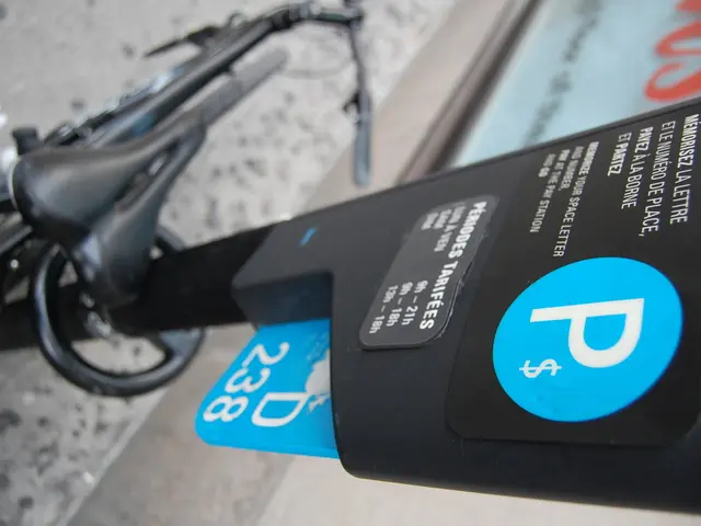 Station's Surface Mended at Lomonosov: Capital's Repair Work