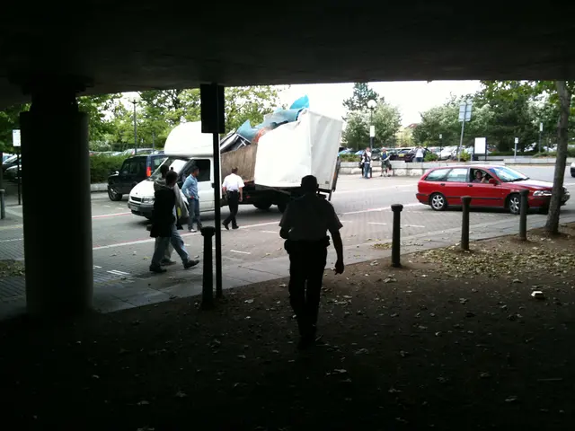 Daily Customer Traffic of a Food Truck: Revealing Quantifiable Figures