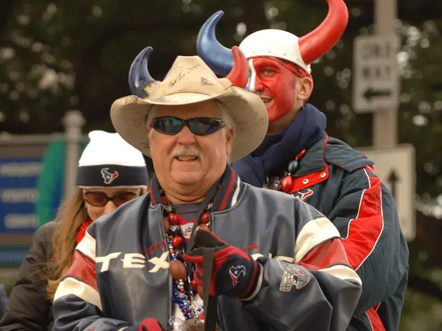 Two new individuals hold positions in the Hamburg South Association's governing body.