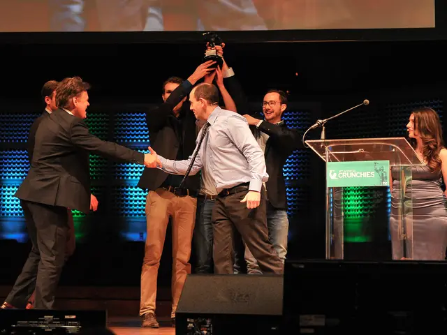 Navigating Multiple Paradoxical Proposals Simultaneously in Bargaining Scenarios