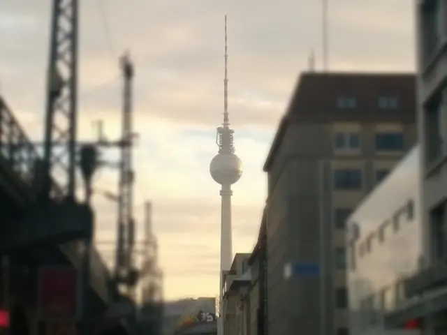 Traffic Alert: Precipitous Fall Prompts Road Closures on Route Lane